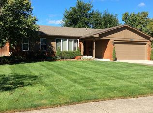 3661 Delaware Dr, Troy, MI 48084