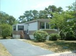 7 Meadowlark Ln, Whiting, NJ 08759