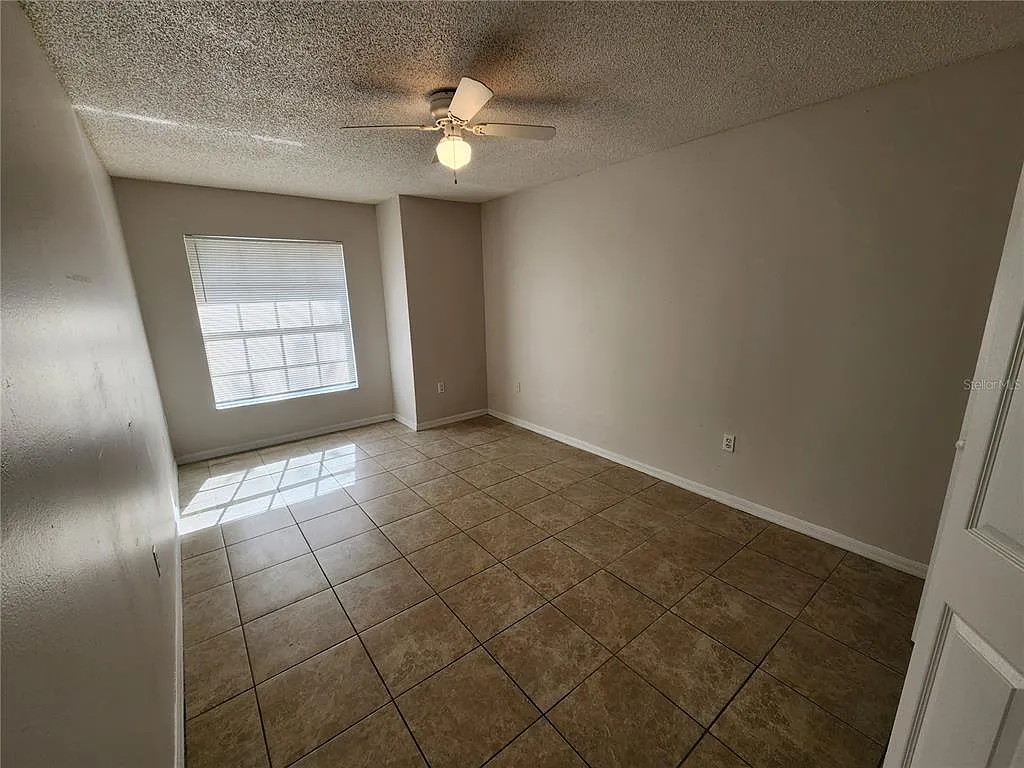 3 bed, 2.0 bath, 1350 sqft, $1,695 — Photo 3