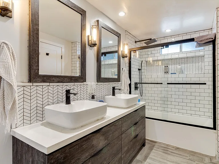 6108 Springvale Dr — Photo 19