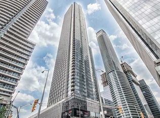 10 York St #5901-C01, Toronto, ON M5J 0E1