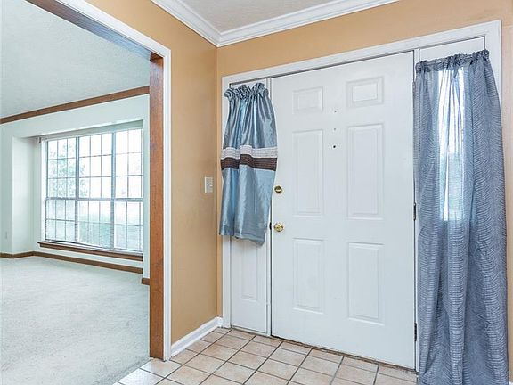 3rd image of 2342 W Aberdeen Dr