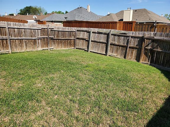 5th image of 1827 Hillwood Dr