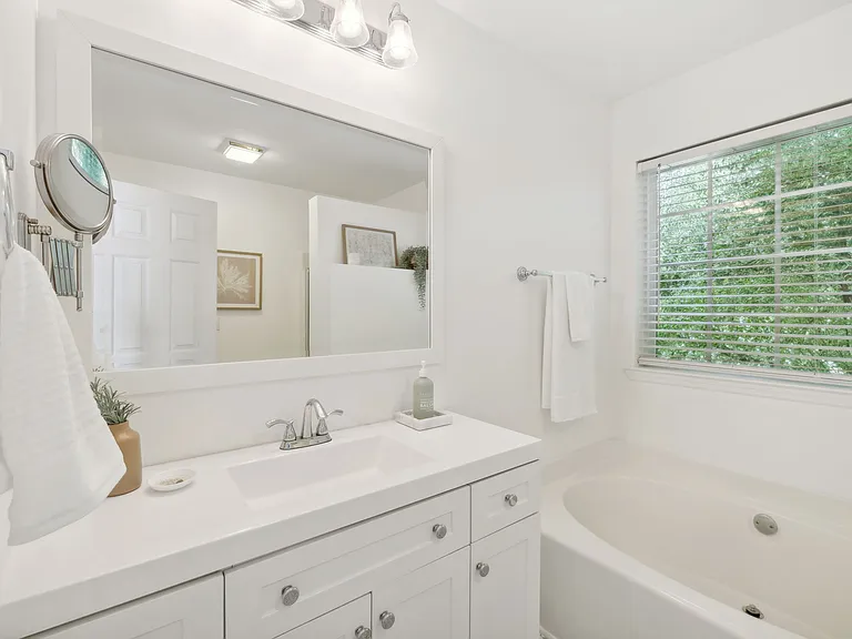 304 Crooked Oak Ct — Photo 13