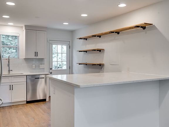 5th image of 2322 Hidden Terrace Ct
