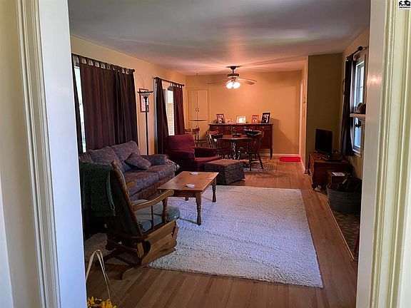 2nd image of 23 E 28th Ave