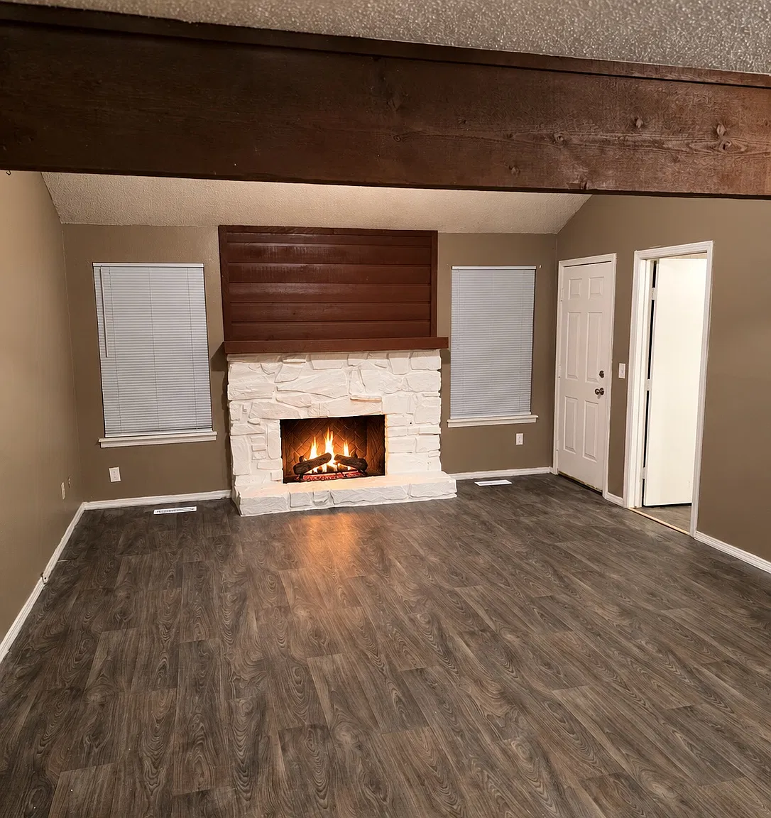 3 bed, 1235 sqft, $1,600 — Photo 2