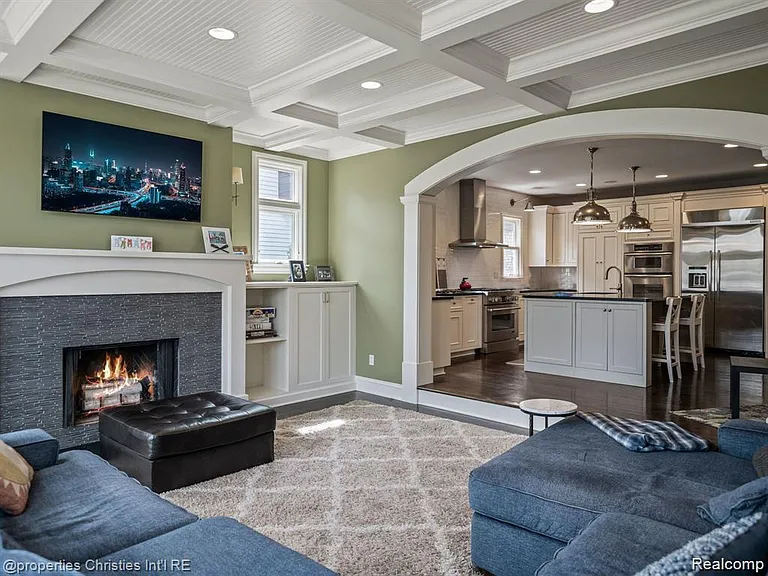 731 S Bates St — Photo 9