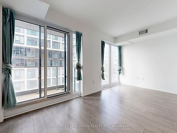 5th image of 251 Jarvis St #1423