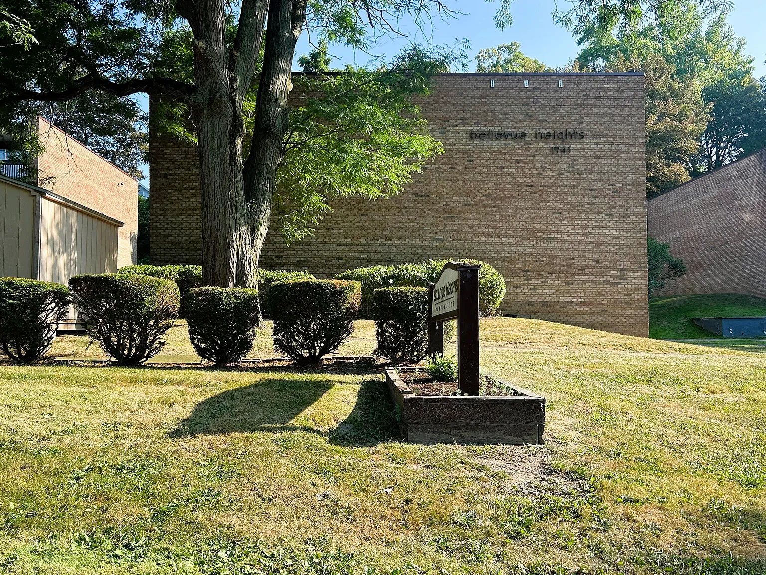 Burnet Park Apartments — Photo 1