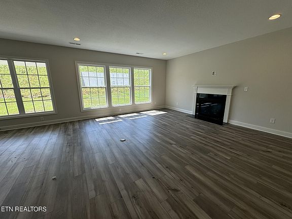 5th image of 1816 Silver Chapel Dr