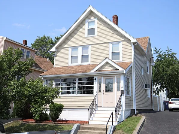 28 Florence St, Everett, MA 02149