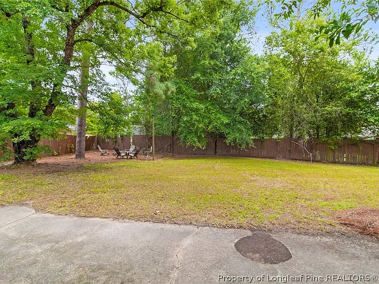 1907 Martindale Dr — Photo 27