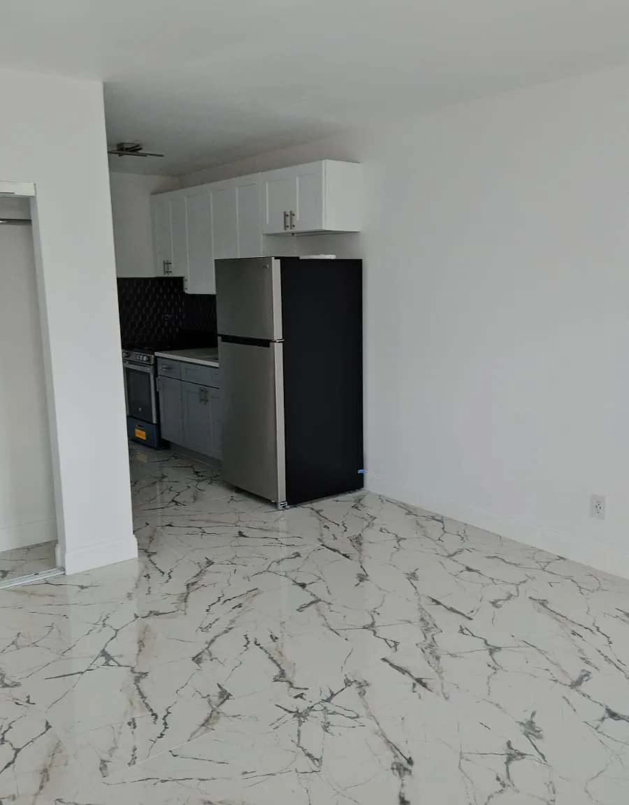 Studio, $1,600 — Photo 2