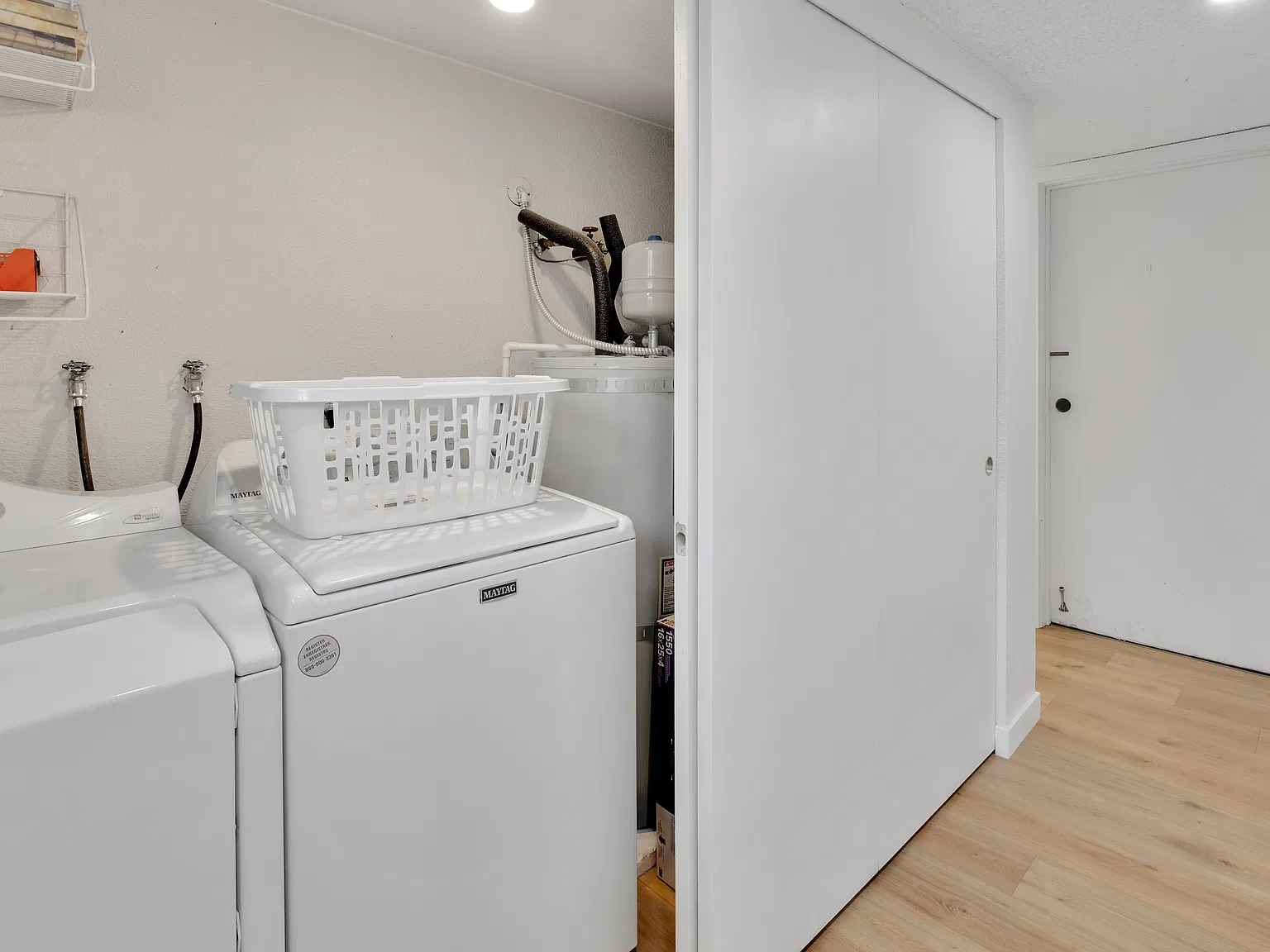 2 bed, 750 sqft, $3,000 — Photo 2