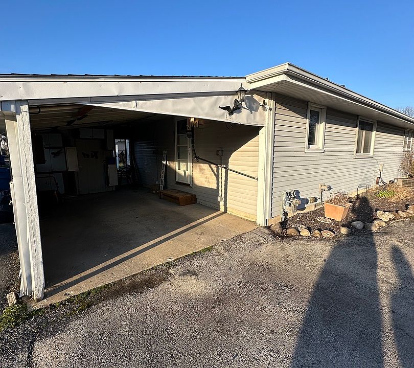 1st image of 1214 Peacock Ln