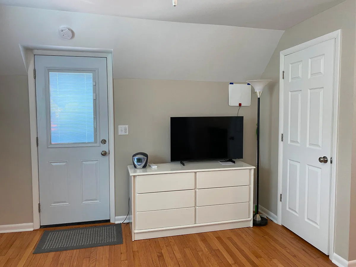 Building Photo - 813 Crawford Ave #813