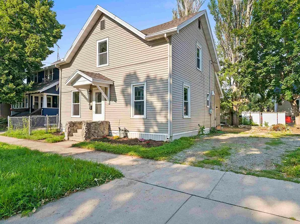 747 Jefferson St, Oshkosh, WI 54901