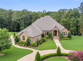 1410 N Hilltop Farm Ln, Rogers, AR 72756