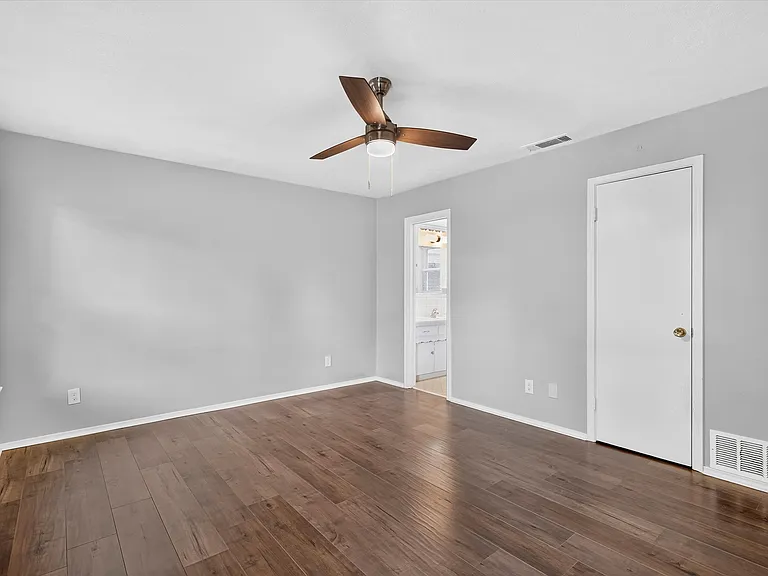 11143 Joymeadow Dr — Photo 23