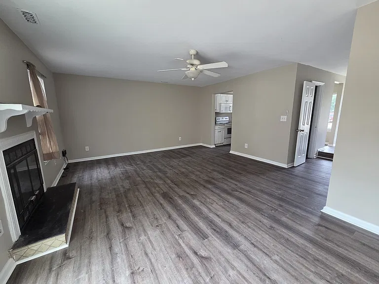 314 Falling Ln — Photo 5