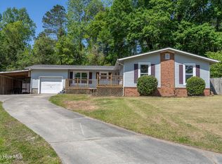 101 Shadow Brook Dr, Jacksonville, NC 28546