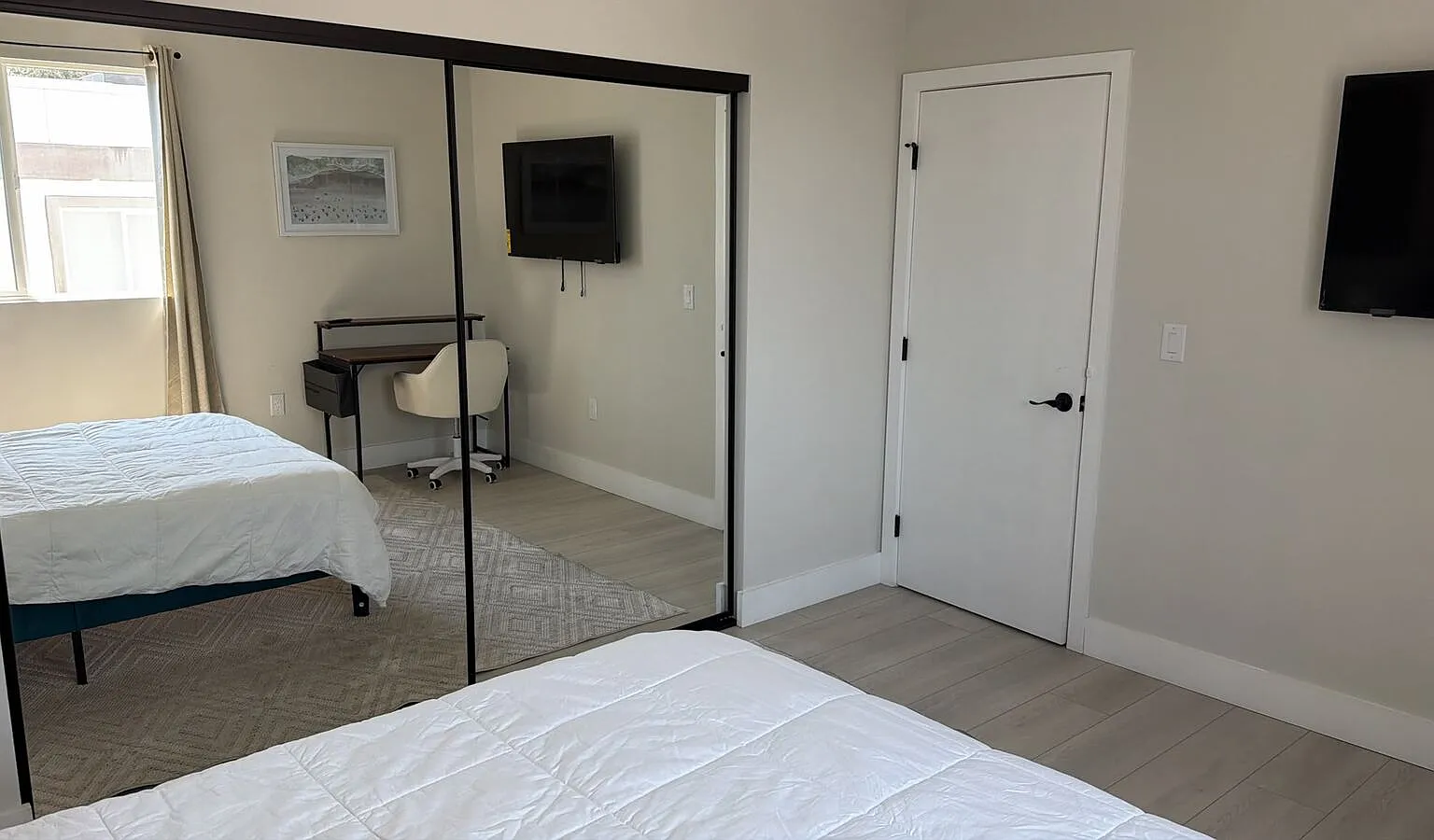 5 bed, 2650 sqft, $1,550 — Photo 2