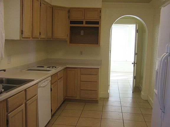 5th image of 114 E 6th Ave
