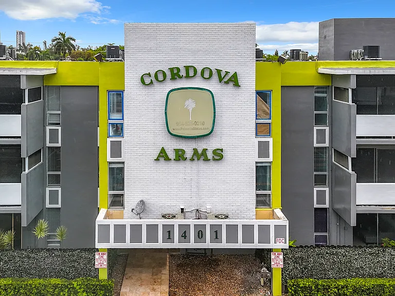 Cordova Arms — Photo 22