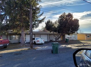 8947 Westover St NE #A & B, Moses Lake, WA 98837