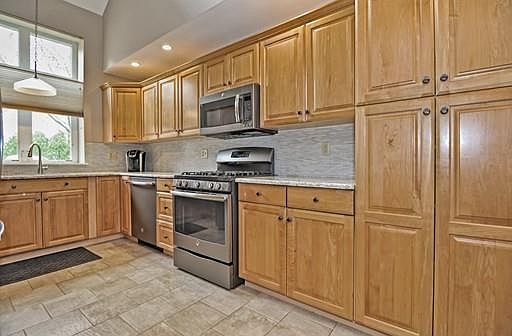 3rd image of 15 Reservoir St Unit 21