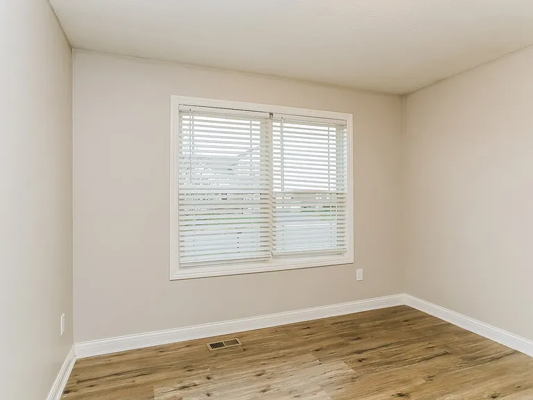 349 Cloverhill Dr — Photo 14