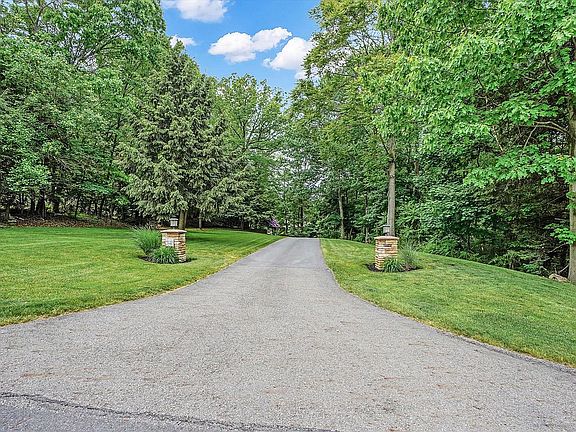 2nd image of 16 Bitter Rd