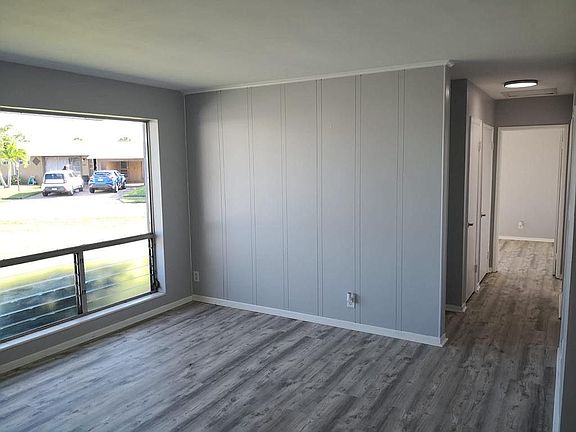 4th image of 4901 NE 9th Ave
