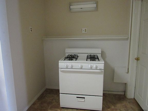 4th image of 42 Saratoga Ave #2W