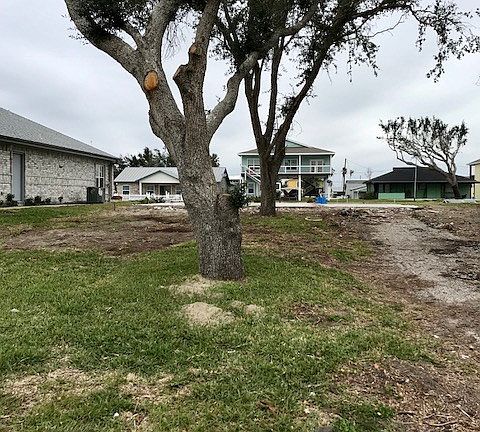 3rd image of 126 Palm Dr