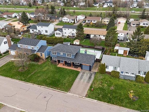 3rd image of 259 Gaspe St
