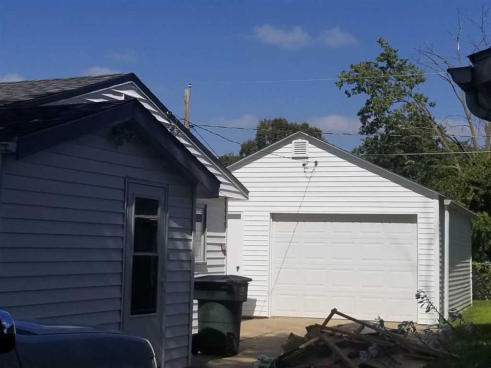 2nd image of 3121 8th St
