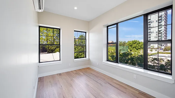 Rented by Nooklyn NYC LLC | media 18