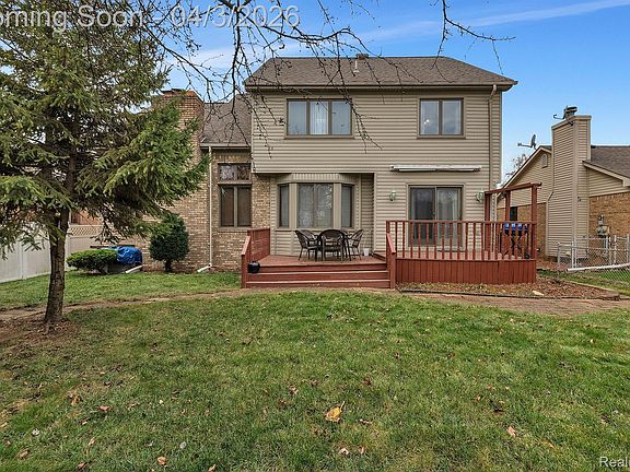 5th image of 15135 Churchill St