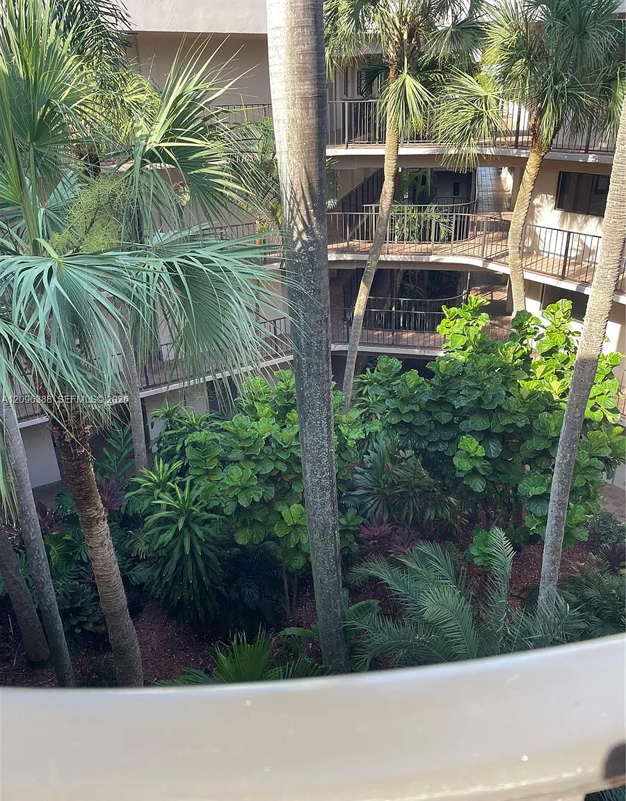 Horizons West Condo #4 — Photo 1