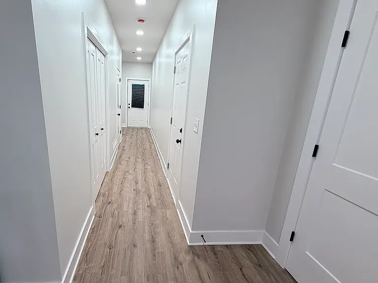 2027 Agnes Ave — Photo 7