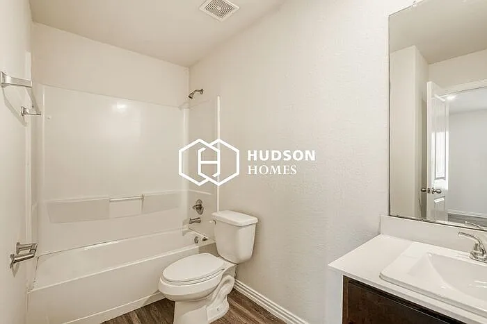7947 Henson St — Photo 11