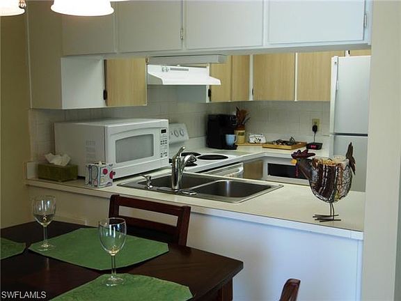 3rd image of 330 Kon Tiki Dr APT E1