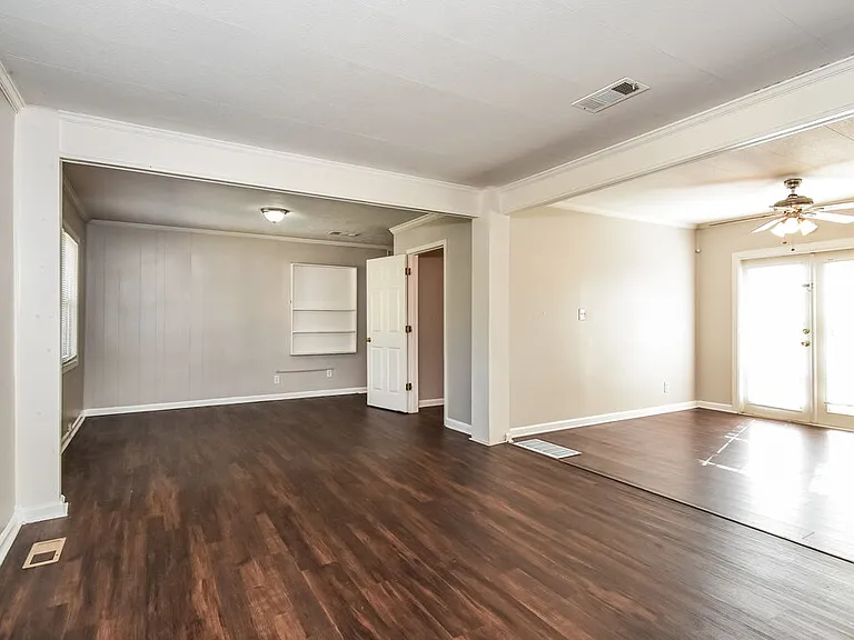1165 Wisteria Dr SW — Photo 3