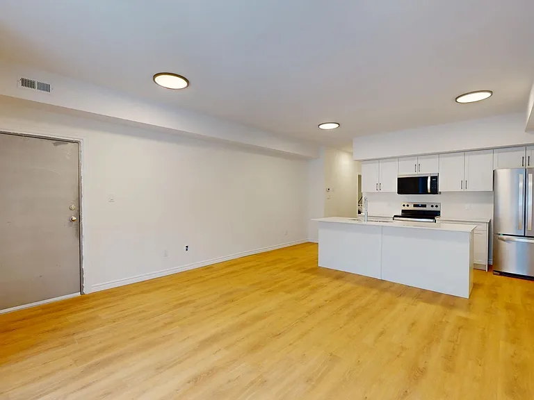 454 Pond Mills Rd #11 — Photo 2