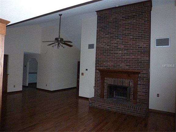 3rd image of 1950 Brittany Ct