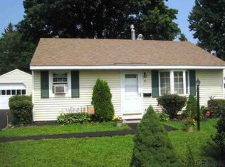 45 Miracle Ln, Loudonville, NY 12211