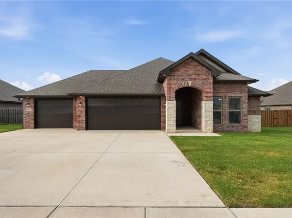 2305 Carper Ln, Pea Ridge, AR 72751