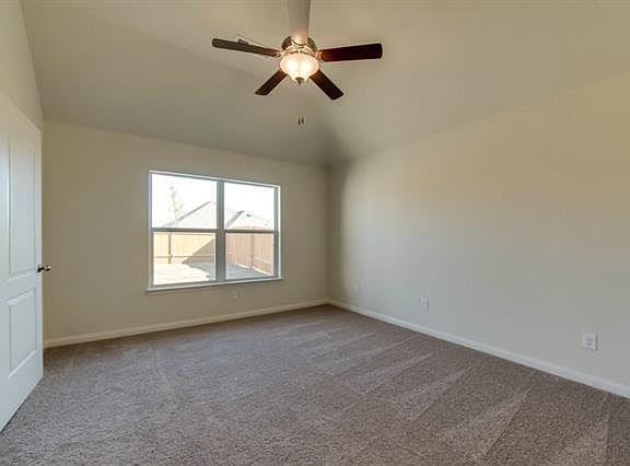 5th image of 2204 Mulberry Dr